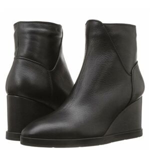Aquatalia Judy Waterproof Black Leather Booties | Size 9